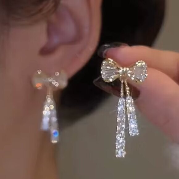Gold Bow Earrings - Picture 1 of 4